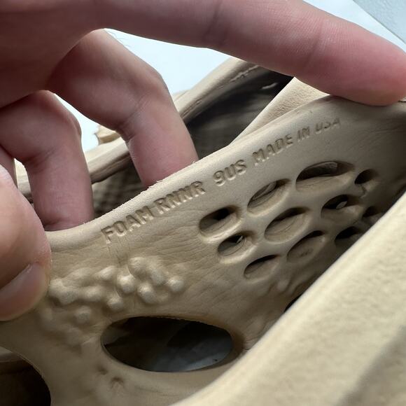 Mens Size 9 Adidas Yeezy Foam Runner Clay Taupe Slip On Casual Sandals - Picture 8 of 8